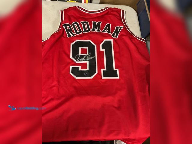 Lot 49-1505452 - COLLECTIBLE AMAZING CHICAGO BULLS DENNIS RODMAN AUTOGRAPHED STITCHED JERSY WITH AUTHENTIC INK COA #C...
