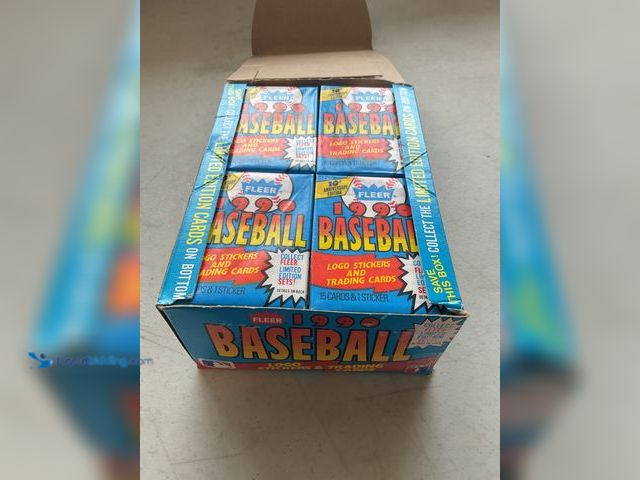 Lot 49-1804537 - 1990 FLEER BASEBALL WAX PACK BOX