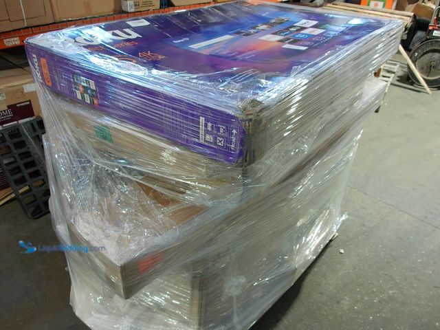 Lot 49-1548432 - Salvage Pallet Containing Many Miscellaneous Items. IMPORTANT: Please note that the condition of thi...