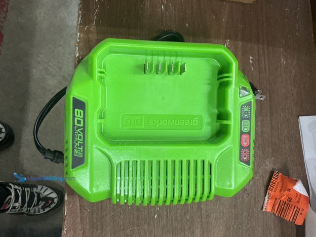Lot 49-5520754 - Greenworks PRO 80V 4.0Ah Lithium-Ion Battery Charger Used