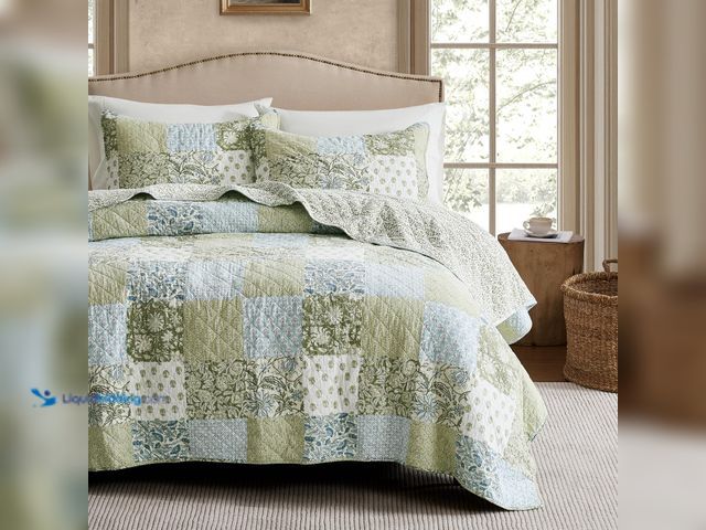 Lot 49-5572363 - WDCOZY 100% Cotton Reversible Patchwork Quilt Queen Size, Lightweight Farmhouse Vintage Shabby Chic ...