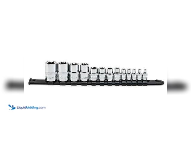 Lot 49-5559327 - Husky 1/4 in., 3/8 in., and 1/2 in. E-Torx Socket Set (13-Piece). Model # HETX13PC-02. unused