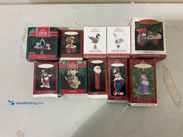 Lot 49-1835342 - Other WOW AN AMAZING LOT OF 10 HALLMARK ORNAMENTS FROM VARIOUS YEARS AND TYPES ALL IN ORIGINAL BOXES...