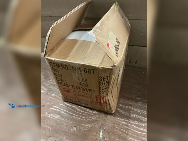 Lot 49-5487649 - 6+8 Inch Self Watering Flower Pot Unused