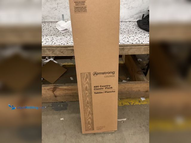 Lot 49-5460876 - Armstrong 480 Country Classic Plank. Item is Unused