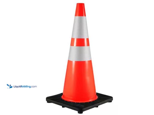 Lot 49-1515867 - SKYSHALO 6-Pack 36 in. Traffic Cones Safety Road Parking Cone w/ Black Weighted Base PVC Orange Traf...