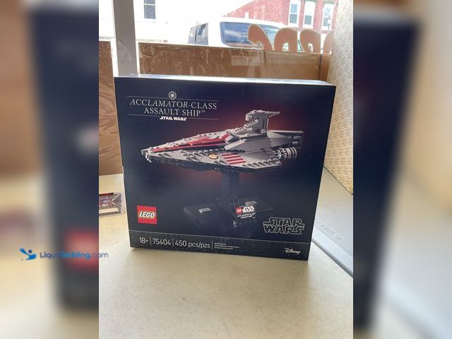 Lot 49-1804287 - LEGO STAR WARS ACCLAMATOR-CLASS ASSAULT SHIP