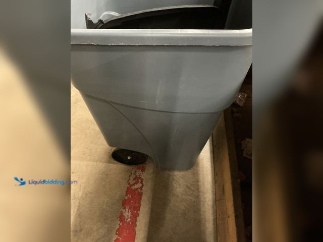 Lot 49-5487366 - Rubbermaid Commercial Products
BRUTE 50 Gal. Grey Rollout Plastic Indoor or Outdoor Trash Can with ...