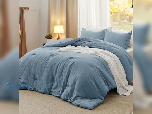 Lot 49-5405782 - Bedsure King Size Comforter Set, Mineral Blue Soft Prewashed Bedding for All Seasons, 3 Pieces Gentl...