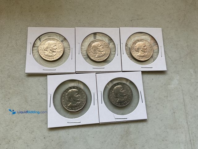 Lot 49-5350480 - LOT OF 5 SUSAN B ANTHONY ONE DOLLAR COINS ALL 1979 AND 1980