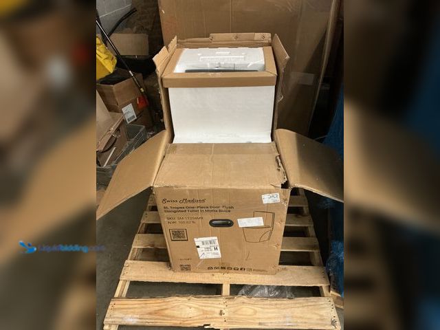 Lot 49-5463324 - Swiss Madison
St. Tropez 1-Piece 1.1/1.6 GPF Dual Flush Elongated Toilet in Matte Black Seat Includ...