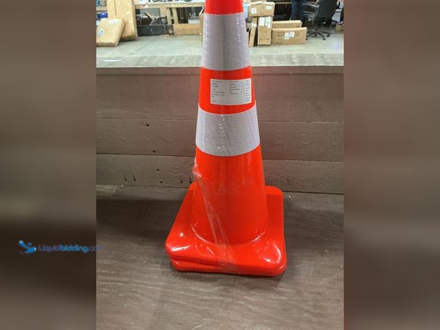 Lot 49-3527510 - 26in Orange Traffic Cones (2pack) Unused