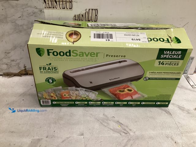 Lot 49-5542878 - FoodSaver 14-Piece Starter Kit with Vacuum Seal Roll and Bags Unused