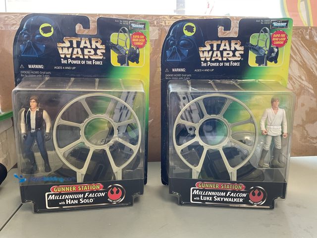 Lot 49-5341529 - LOT OF 2 STAR WARS THE POWER OF THE FORCE ACTION FIGURES IN ORIGINAL PACKAGES INCLUDING MILLENNIUM F...