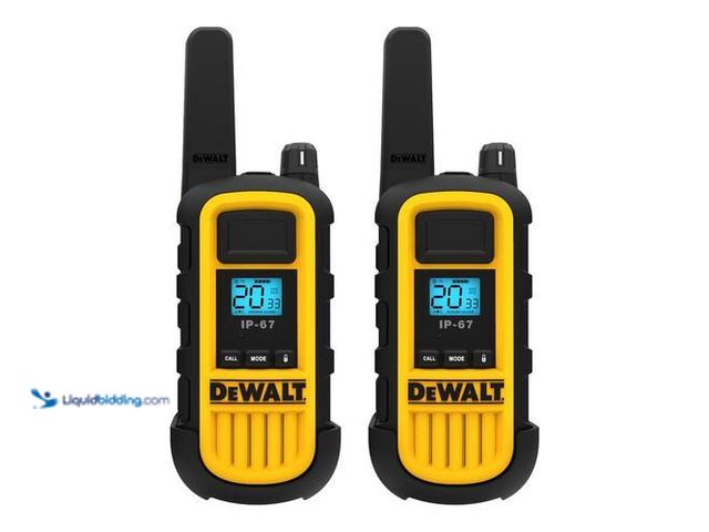 Lot 49-3616762 - DEWALT DXFRS800 Heavy-Duty 2-Watt Walkie Talkies (2-Pack) - slightly used , includes charger , works...