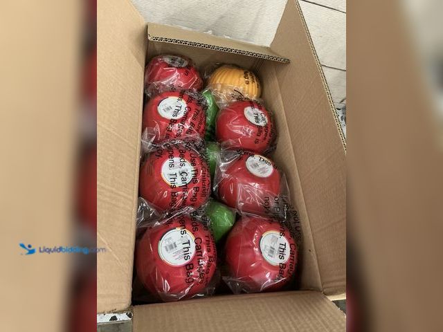 Lot 49-5538954 - QTY 20 - Various plastic vegetable bowls with lids. Unused. Target Brand