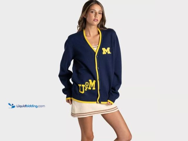Lot 49-5560038 - NCAA Michigan Wolverines Women's Cardigan - XS. UPC: 654403432137. New