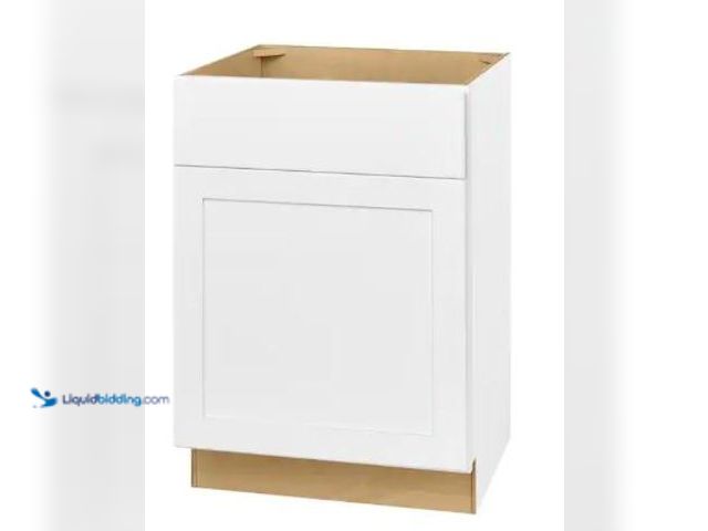 Lot 49-1517231 - Hampton Bay
Avondale 24 in. W x 21 in. D x 34.5 in. H Ready to Assemble Plywood Shaker Sink Base Ba...