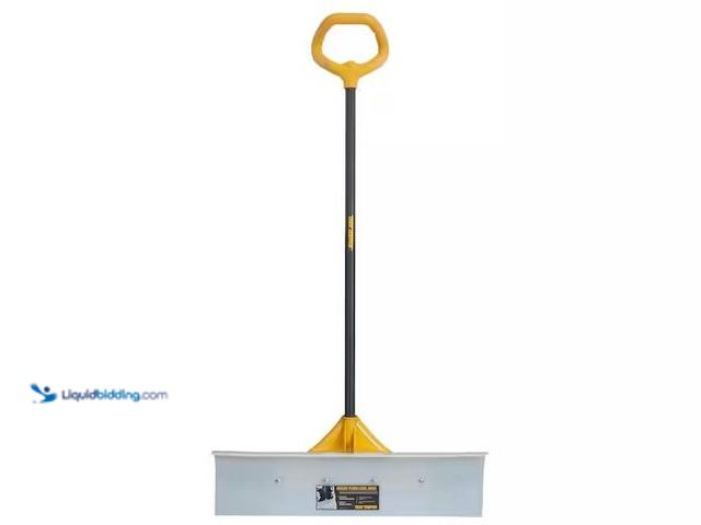 Lot 49-5465033 - True Temper
30 in. Industrial Grade Snow Pusher with Versa Grip Internet # 302754650
Model # 16630...