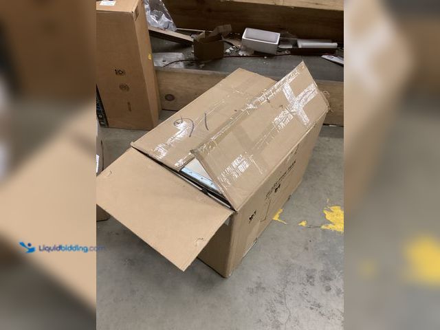 Lot 49-5475920 - 23.62 x 13.8 x 14.9 (21 Gal) Glass Aquarium Tank. Unused