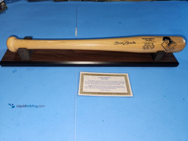 Lot 49-1817795 - RARE NEW YORK YANKEES LEGEND AND ALL TIME GREAT MICKEY MANTLE COMMEMORATIVE MINI BAT WITH DISPLAY HO...