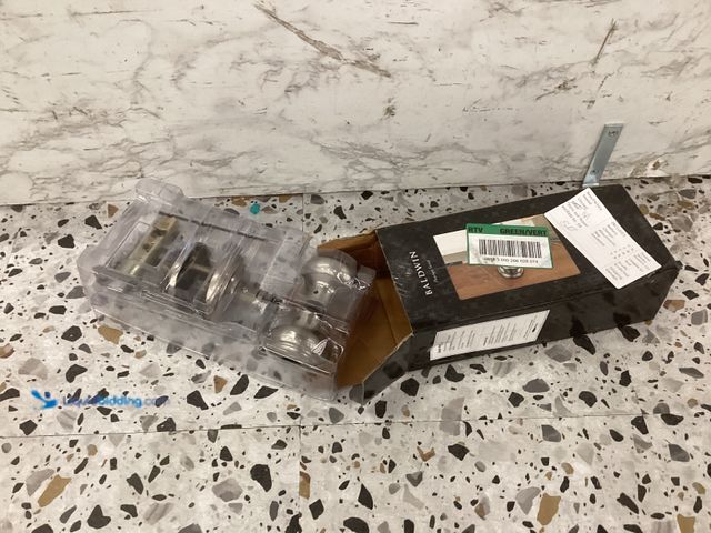 Lot 49-5452310 - Baldwin
Prestige Alcott Satin Nickel Bed/Bath Door Knob Item is used.