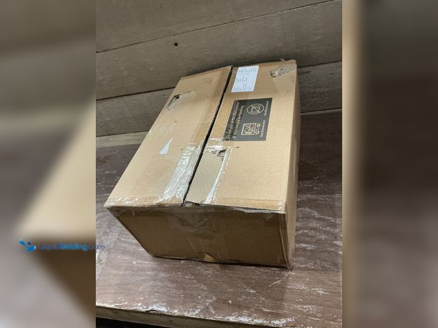 Lot 49-5487695 - Plastic Plates and Silverware Set (gold/white) Unused