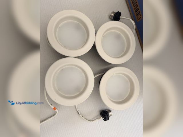 Lot 49-1807071 - 12 - 5/6 in recessed lights / 4 - 4 inch recessed lights
Slightly used
10 of 5/ 6 inch lights are Ph...