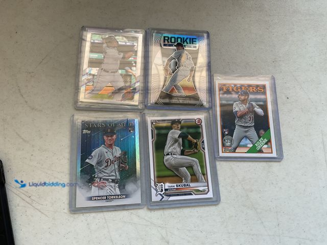 Lot 49-1804355 - 5 DETROIT TIGERS SUPERSTARS AND ROOKIES CARDS