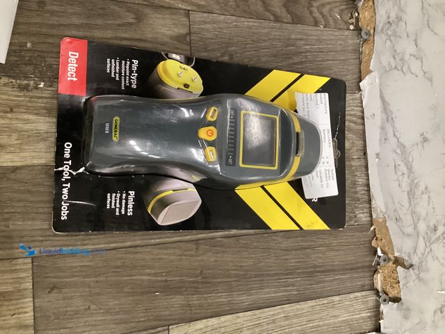 Lot 49-5436887 - General Tools Combo Pin and Pinless Moisture Meter for Water Damage and Mold Prevention. Model # MM9...