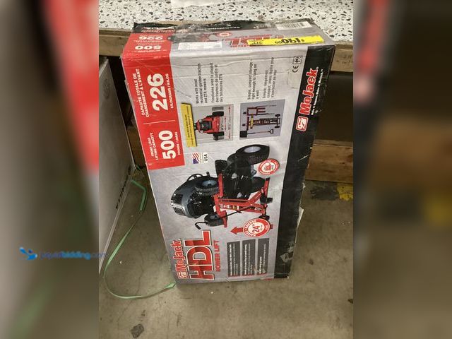 Lot 49-5414685 - 825533L 500 Lawn Mower Lift Model # 45501 used scuffs