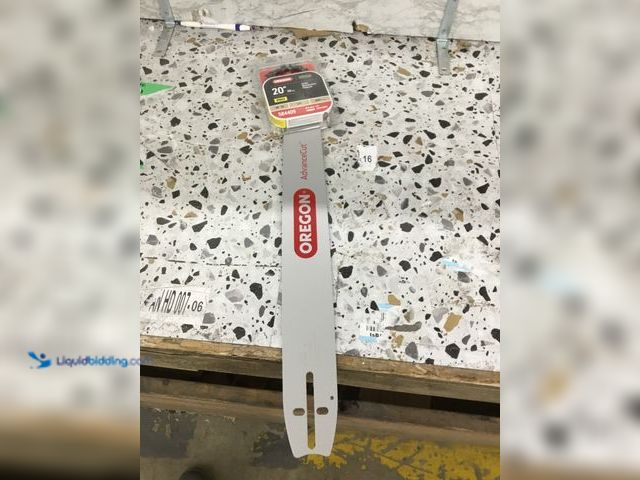 Lot 49-5478486 - Oregon
20 in. Chainsaw Bar and E70 Chain, Fits Echo, Poulan and McCulloch Internet # 326905764
Mod...