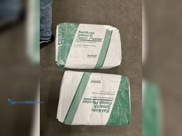 Lot 49-5463552 - Gold Bond® Kal-Kote® Smooth Finish Plaster 50LB Bag (2pack) New