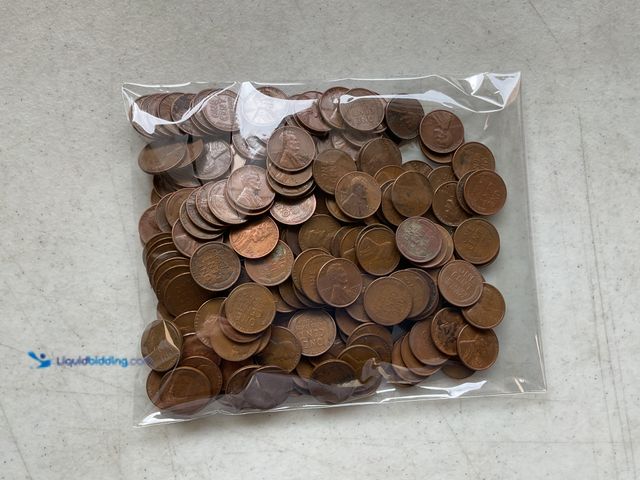 Lot 49-1830750 - BAG OF 200+ UN-SEARCHED VINTAGE WHEAT PENNIES #COINS0219