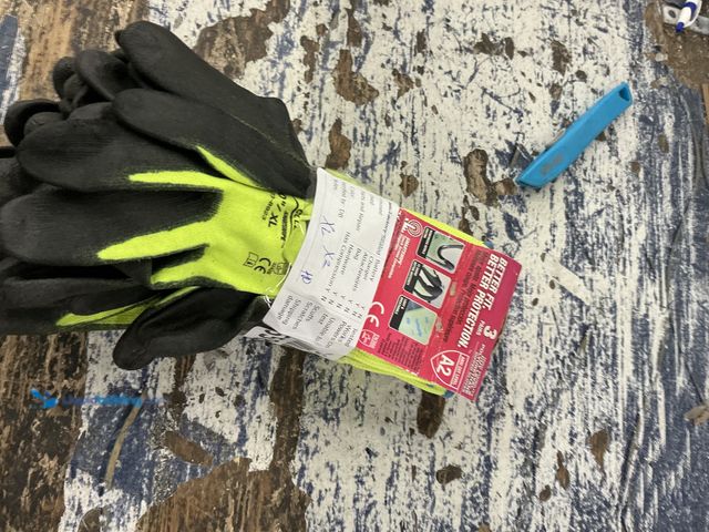 Lot 49-5581822 - QTY 2 - Milwaukee X-Large High Visibility Level 2 Cut Resistant Polyurethane Dipped Work Gloves (3-P...