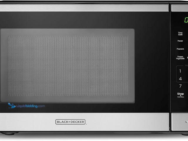 Lot 49-3558156 - BLACK+DECKER Countertop Microwave Oven 0.9 Cu Ft. Model # B0DHWWQ77M, Unused, Tested - Works