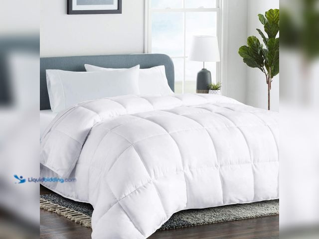 Lot 49-5416290 - COHOME King Size Cooling Comforter - Down Alternative Duvet Insert with Anti-Clump Tech & 8 Tabs, Al...