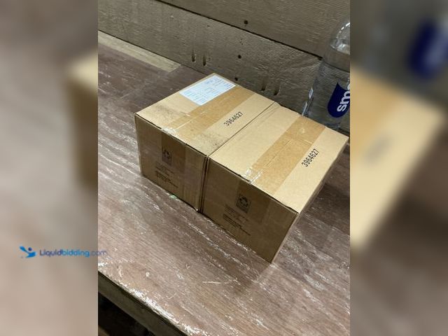 Lot 49-5477703 - LEDVANCE Sylvania 11W LED A19 Bulb, E26, 1100 lm, 120V, 2700K, Clear (12pack) New