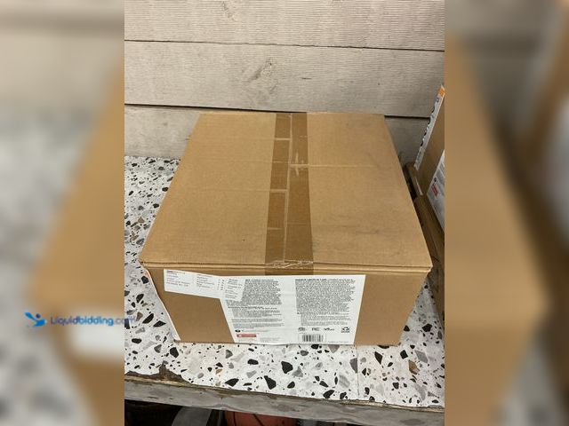 Lot 49-5476376 - 12-Pack Sylvania RT5/6 Inch 65W Retrofit Downlights Dimmable/LED/Recessed. Item is Unused