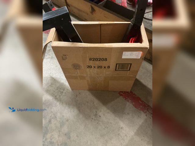 Lot 49-5484461 - Hitch Bed Extender (scuffs and scratches) Used