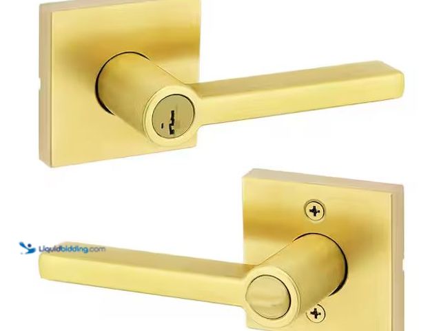 Lot 49-5450933 - Kwikset
Halifax Square Satin Brass Keyed Entry Door Handle Handle Featuring SmartKey Security 
Int...