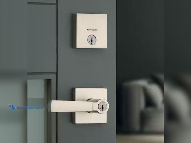 Lot 49-1519218 - Kwikset Perth Keyed Entry Handle and Single Cylinder Deadbolt Combo Pack featuring SmartKey Security...