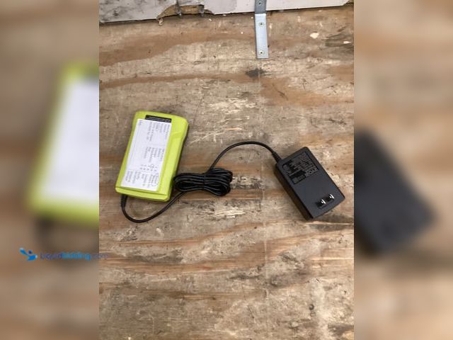 Lot 49-5454179 - RYOBI
40V Lithium-Ion Charger with USB Port. Item is Unused Model # OP403A