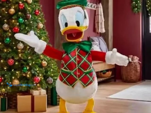 Lot 49-3528454 - Disney 4 Ft Animated Donald Duck Christmas Animatronic IN-HAND (unable to test) Unused