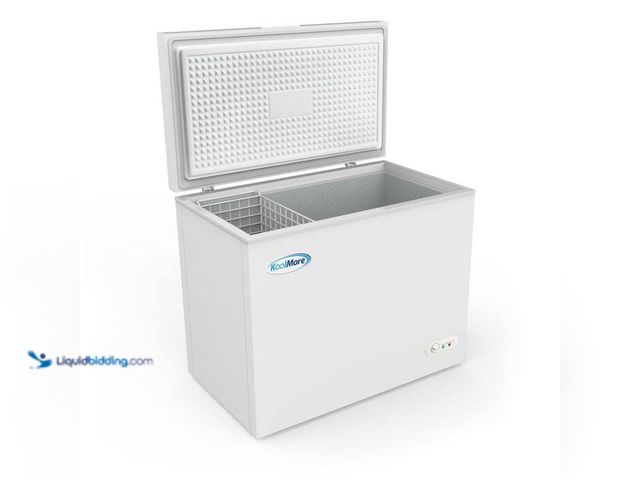 Lot 49-2000700 - Koolmore 7 cu. ft. Manual Defrost Commercial Chest Freezer in White, Model # KRCF-37, scuffs and scr...
