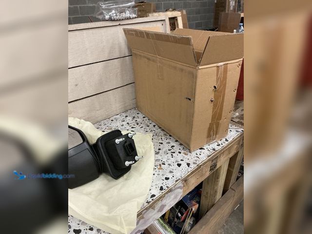 Lot 49-5489118 - Passanger side mirror. Black. Unused.