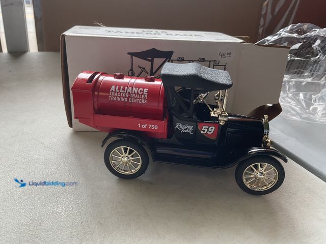 Lot 49-2009001 - Other BRAND NEW ERTL 1/25 SCALE DIECAST 1918 TANKER BANK ALLIANCE RACING 1 OF 750