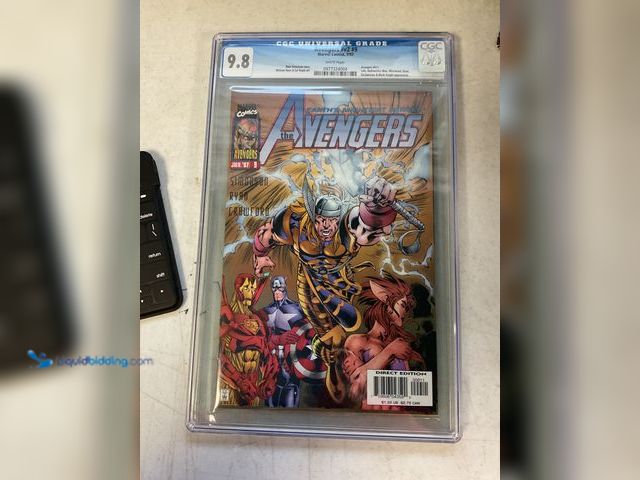 Lot 49-1505188 - COLLECTIBLE WOW GRADED COMIC BOOK! AVENGERS VOLUME 2 #9 MARVEL COMICS CGC GRADED 9.8 #COINS0122