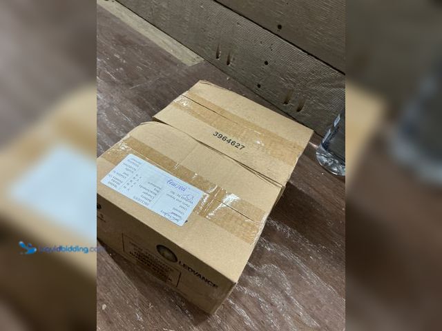 Lot 49-5477707 - LEDVANCE Sylvania 11W LED A19 Bulb, E26, 1100 lm, 120V, 2700K, Clear (12pack) New