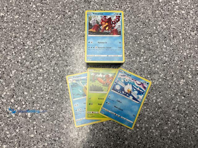 Lot 49-1505200 - COLLECTIBLE AMAZING LOT 80+ COMMON POKEMON CARDS FROM VARIOUS YEARS AND TYPES AMAZING LOT FOR ANY CO...